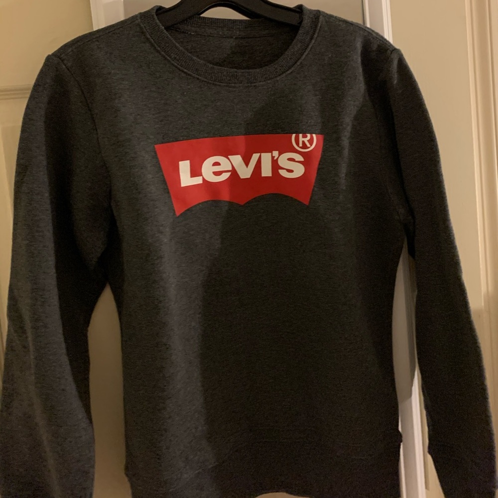 levi’s crewneck